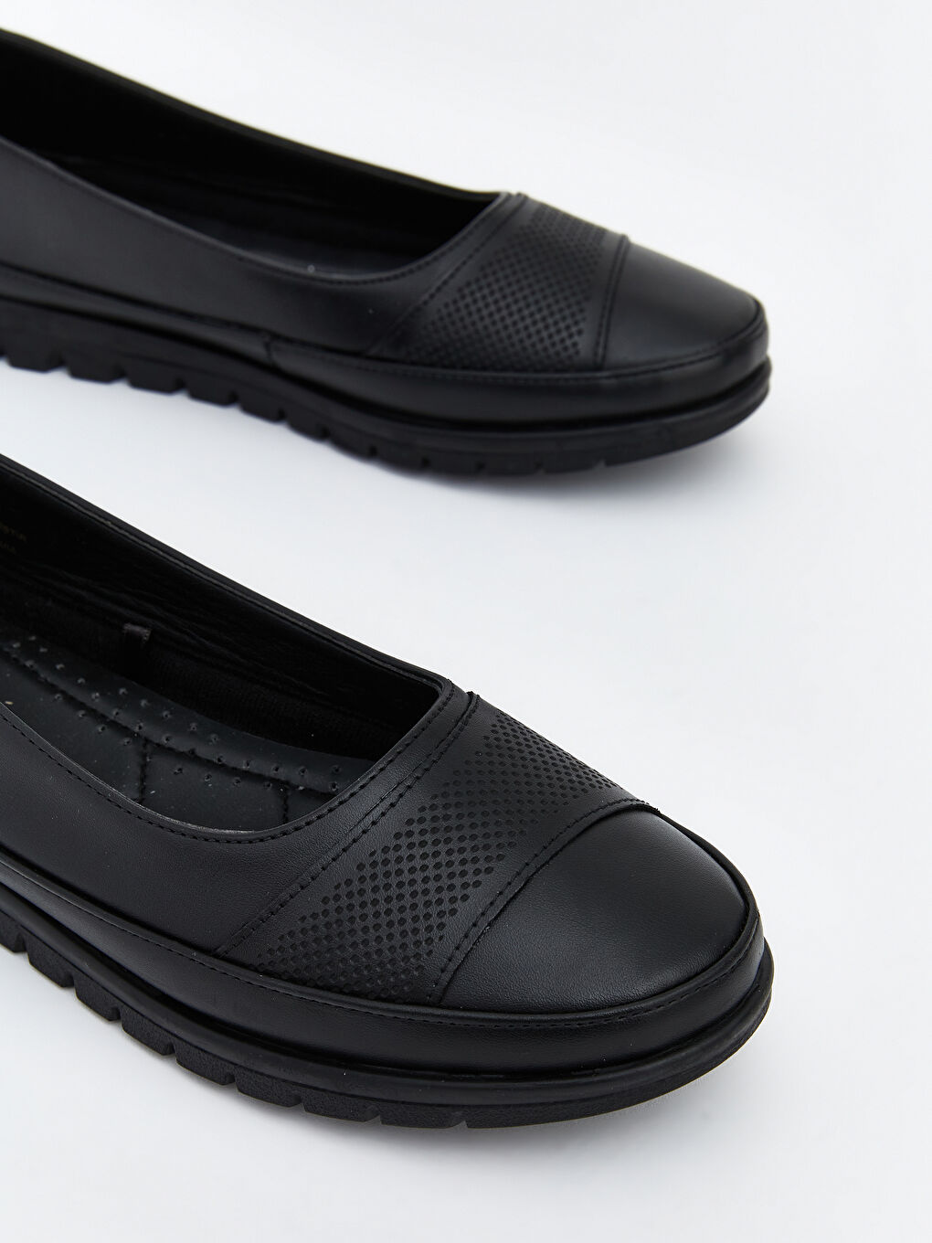 Siyah Deri Görünümlü Kadın Klasik Ayakkabı-2