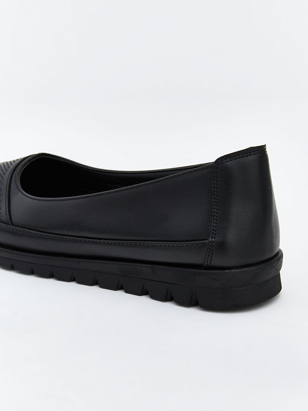 Siyah Deri Görünümlü Kadın Klasik Ayakkabı-4