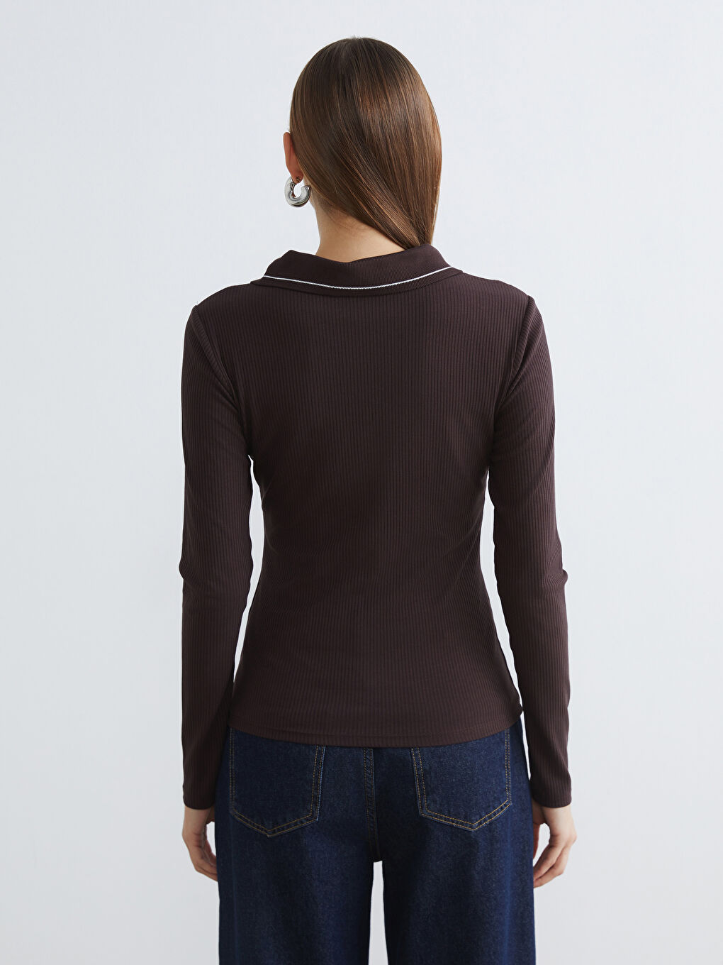 Kahverengi Polo Yaka Fitilli Kadın Tişört-3