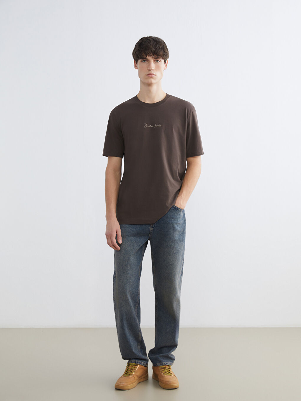 Kahverengi Bisiklet Yaka Baskılı Penye Erkek Tişört-1