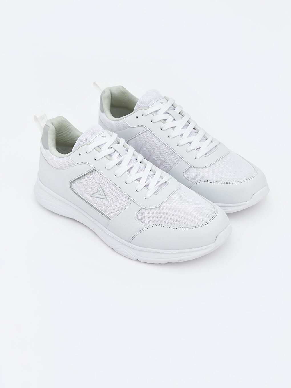Beyaz Bağcıklı Erkek Spor Ayakkabı