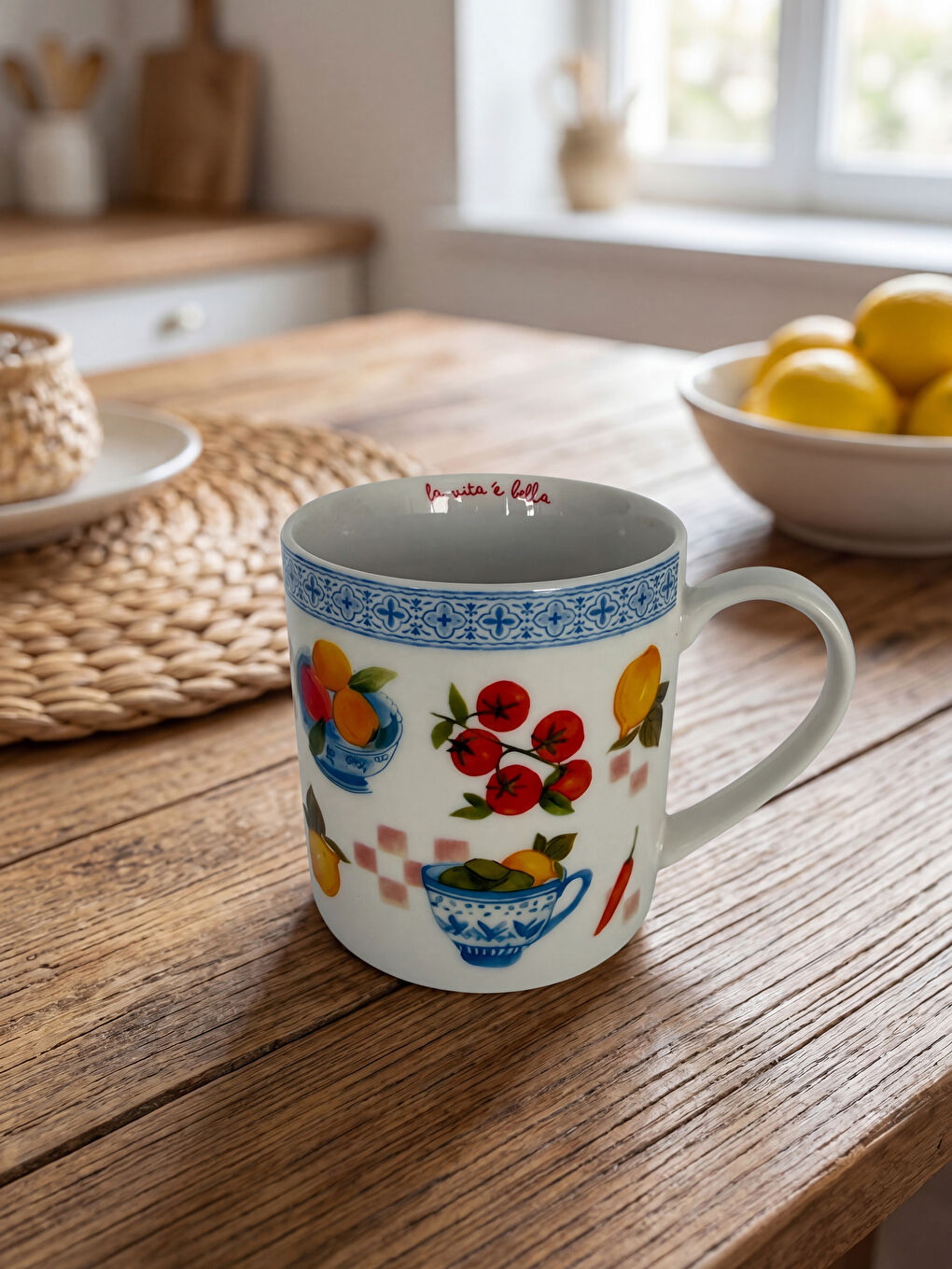 Porculanska šalica s uzorkom i sloganom 320 ml