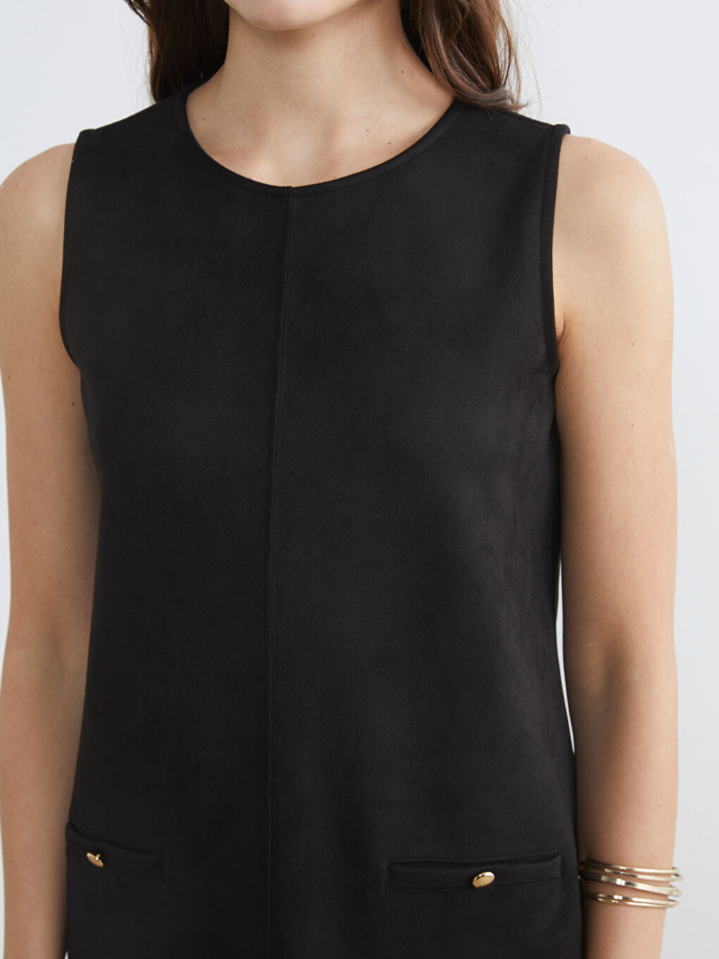 Rochie mini cu efect de piele întoarsă și decolteu rotund.-2