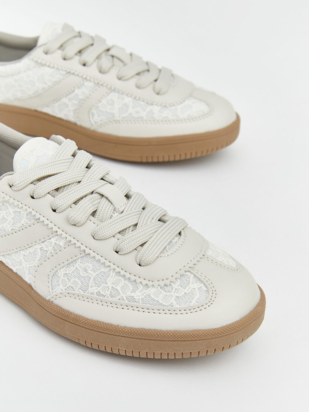 Αθλητικά παπούτσια με κορδόνια για γυναίκες-2