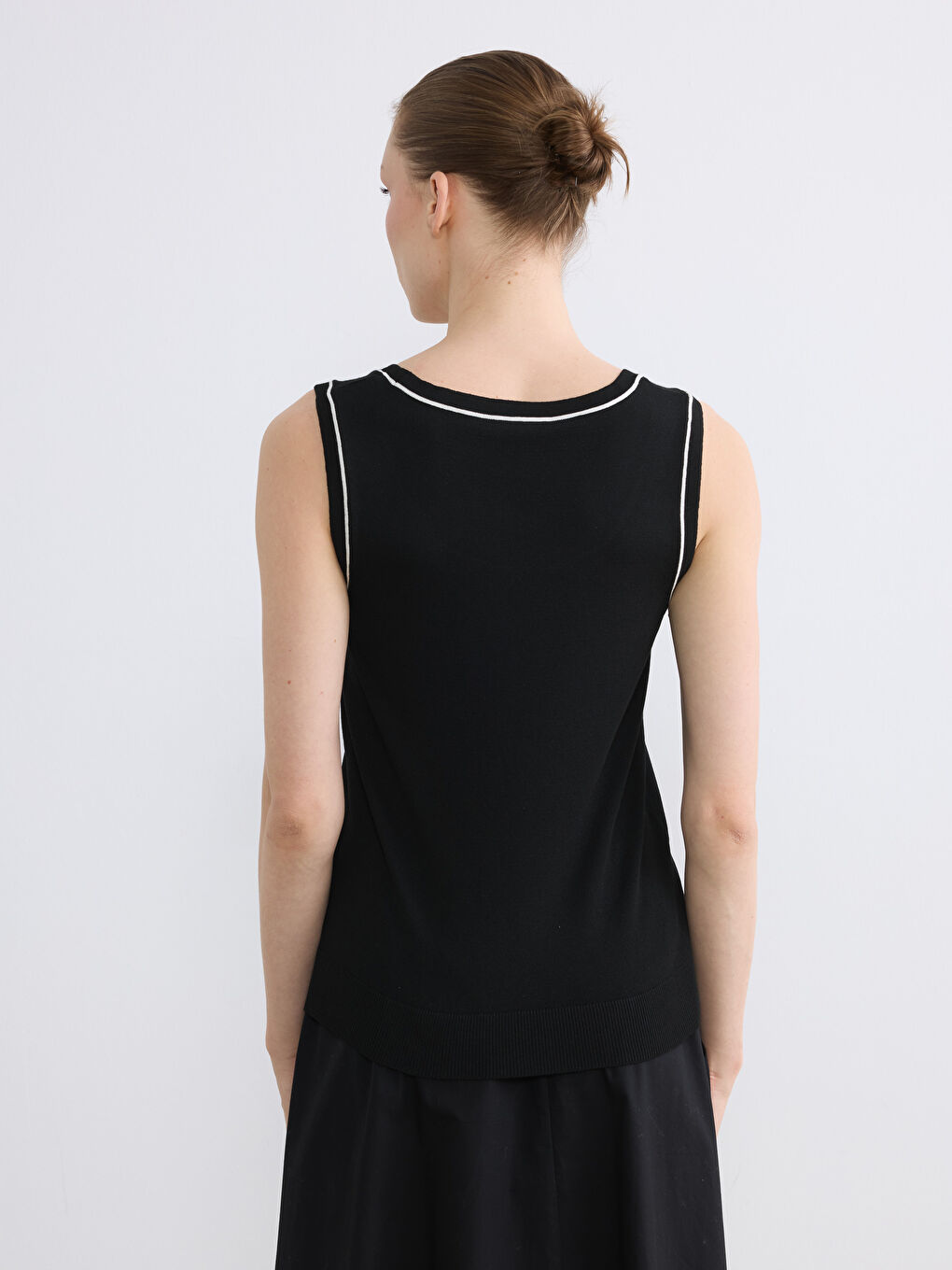 Siyah U Yaka Kadın Triko Kazak-3