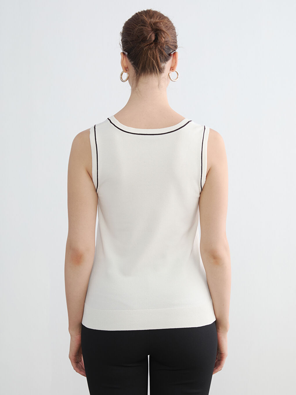 Beyaz U Yaka Kadın Triko Kazak-3