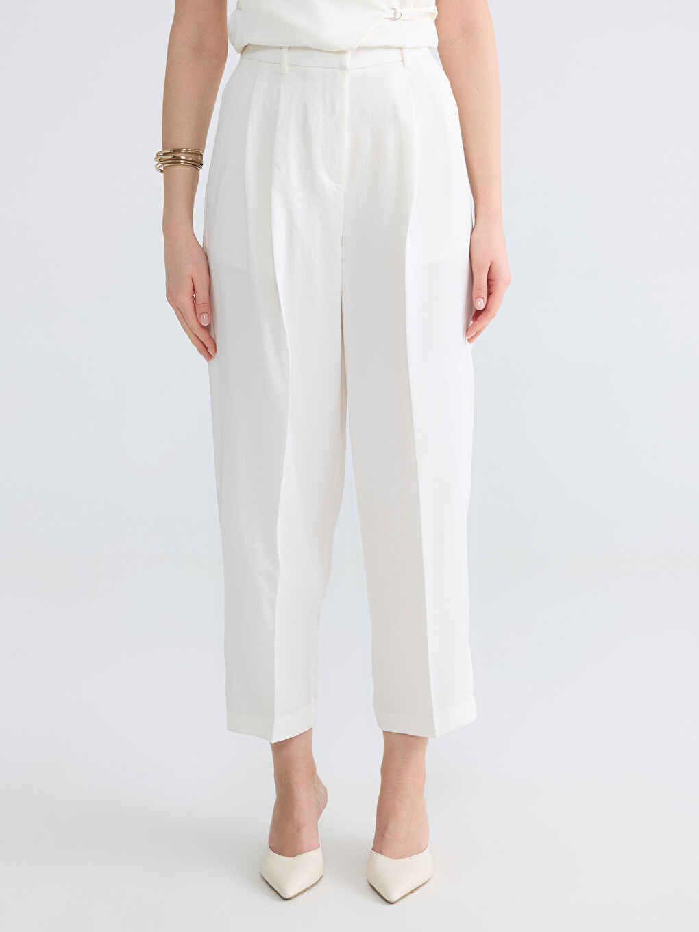 Pantalon en Tissu Plissé Coupe Carotte Femme-1