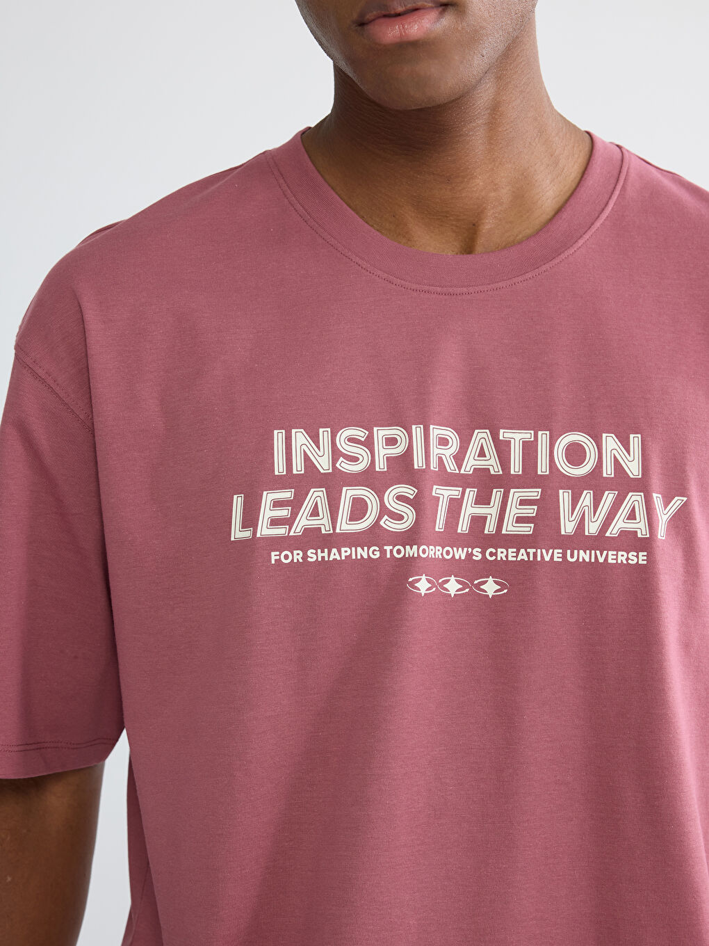 Pembe Bisiklet Yaka Baskılı Erkek Tişört-2