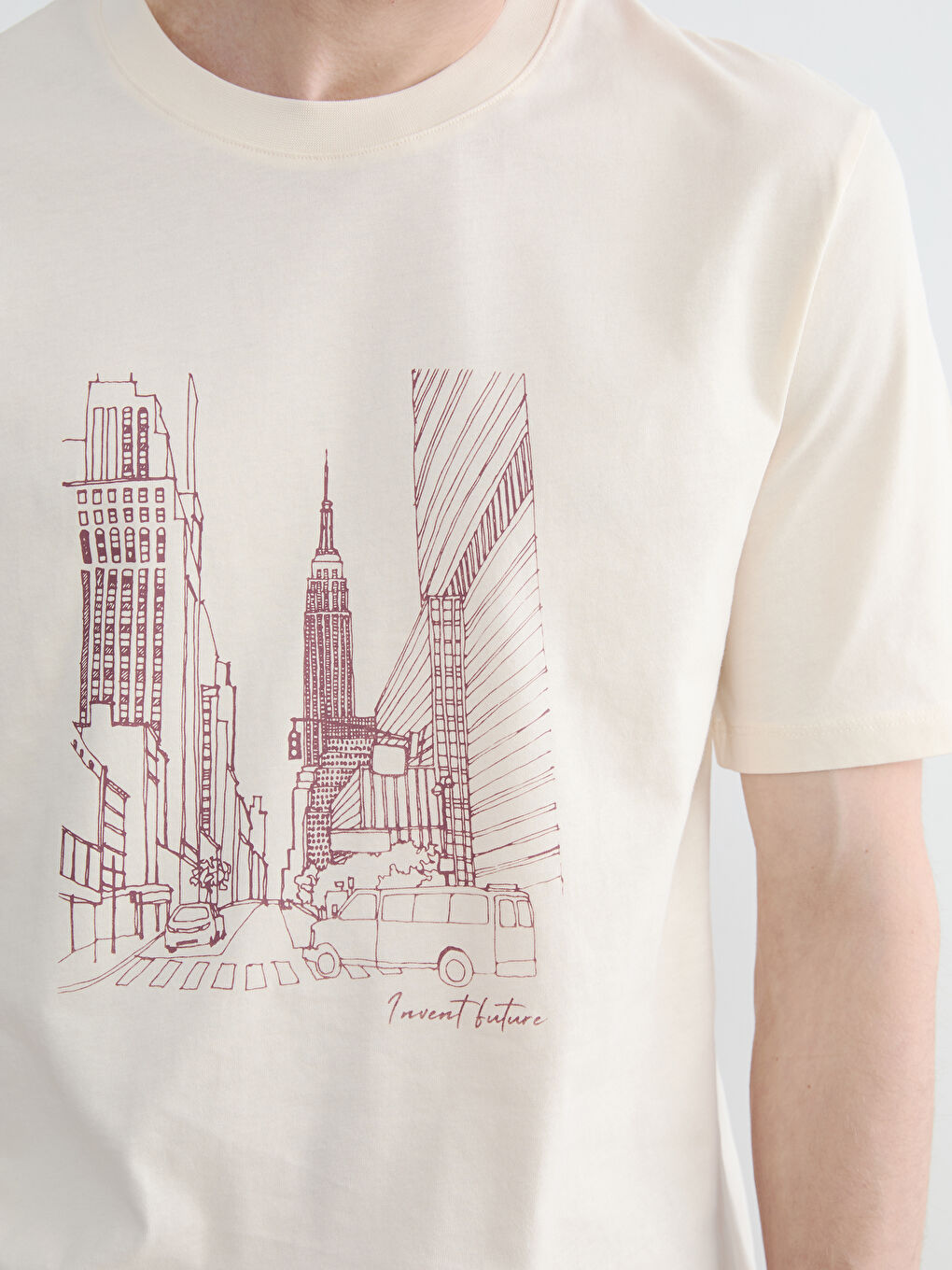 Bej Bisiklet Yaka NYC Baskılı Erkek Tişört-3