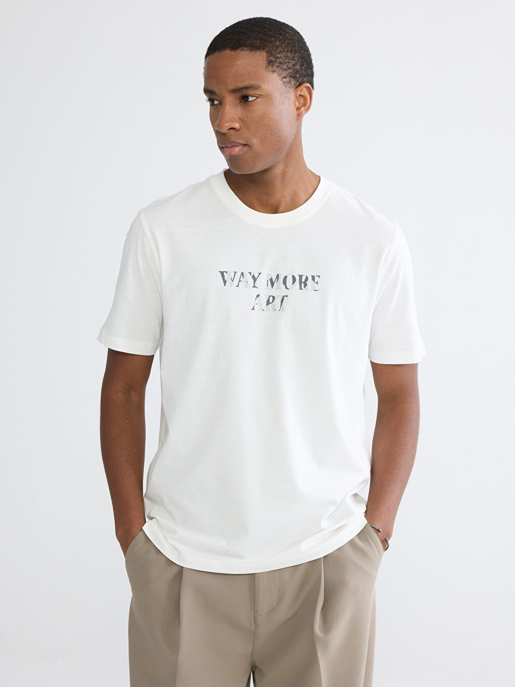 Ekru Bisiklet Yaka Baskılı Penye Erkek Tişört