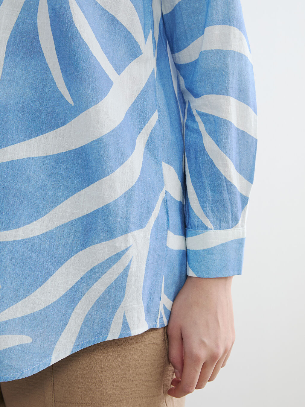 قميص تونيك نسائي مُزهر من قماش بوبلين-2