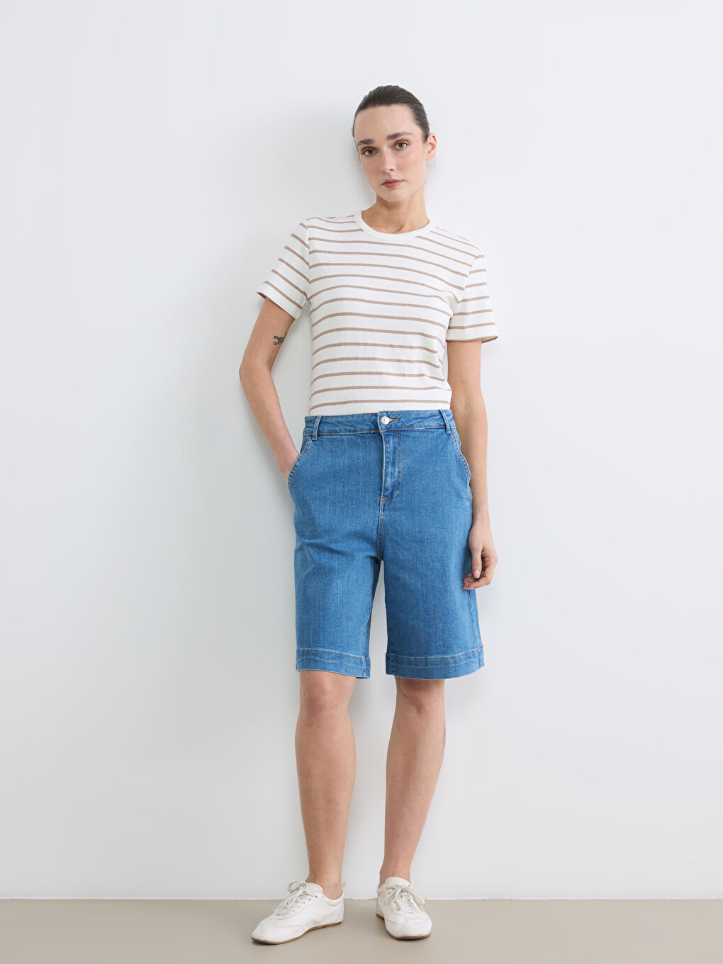 İndigo Yüksek Bel Bermuda Fit Kadın Jean Şortolon