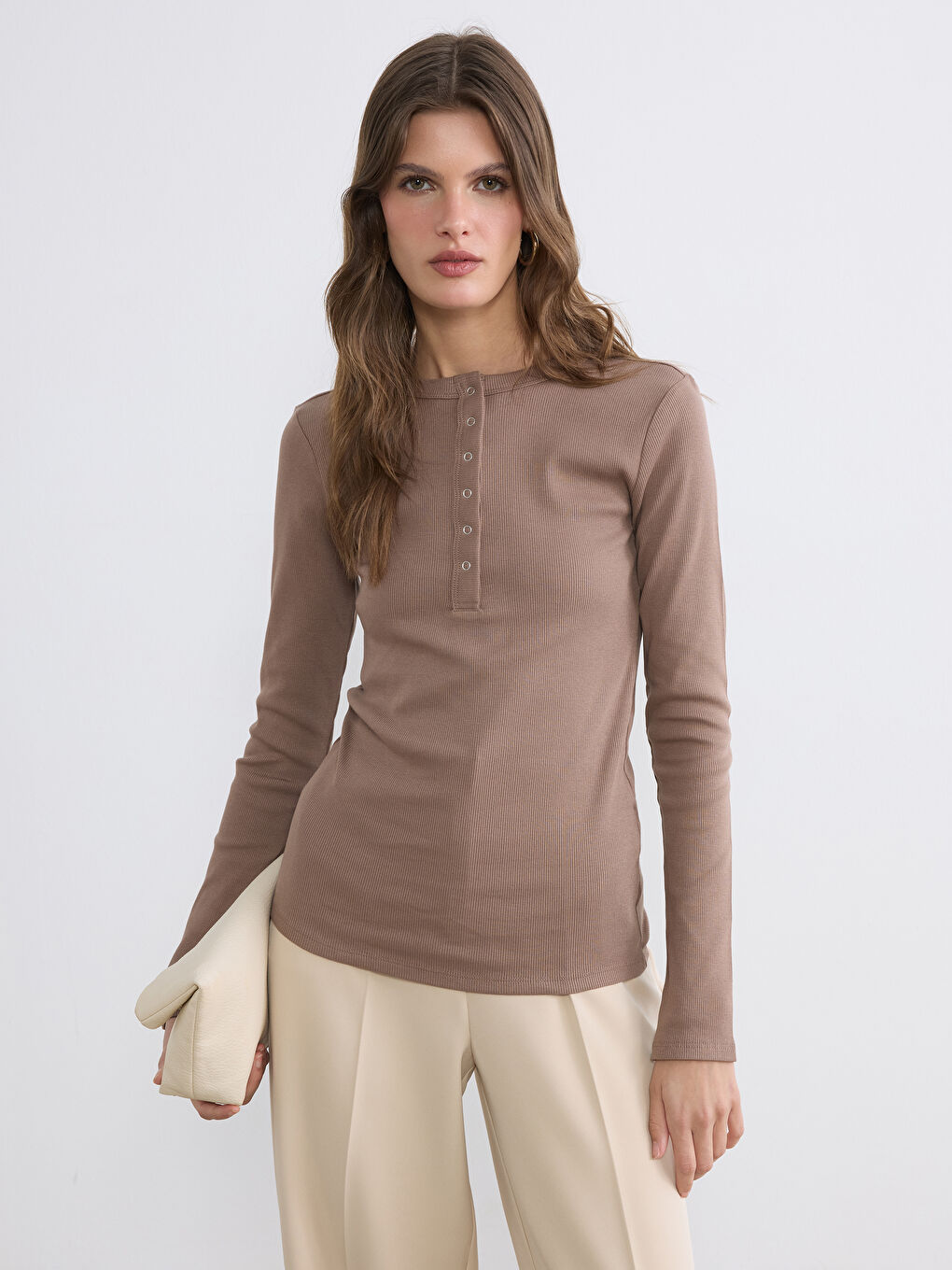 فستان ضيق مضلع برقبة دائرية للسيدات