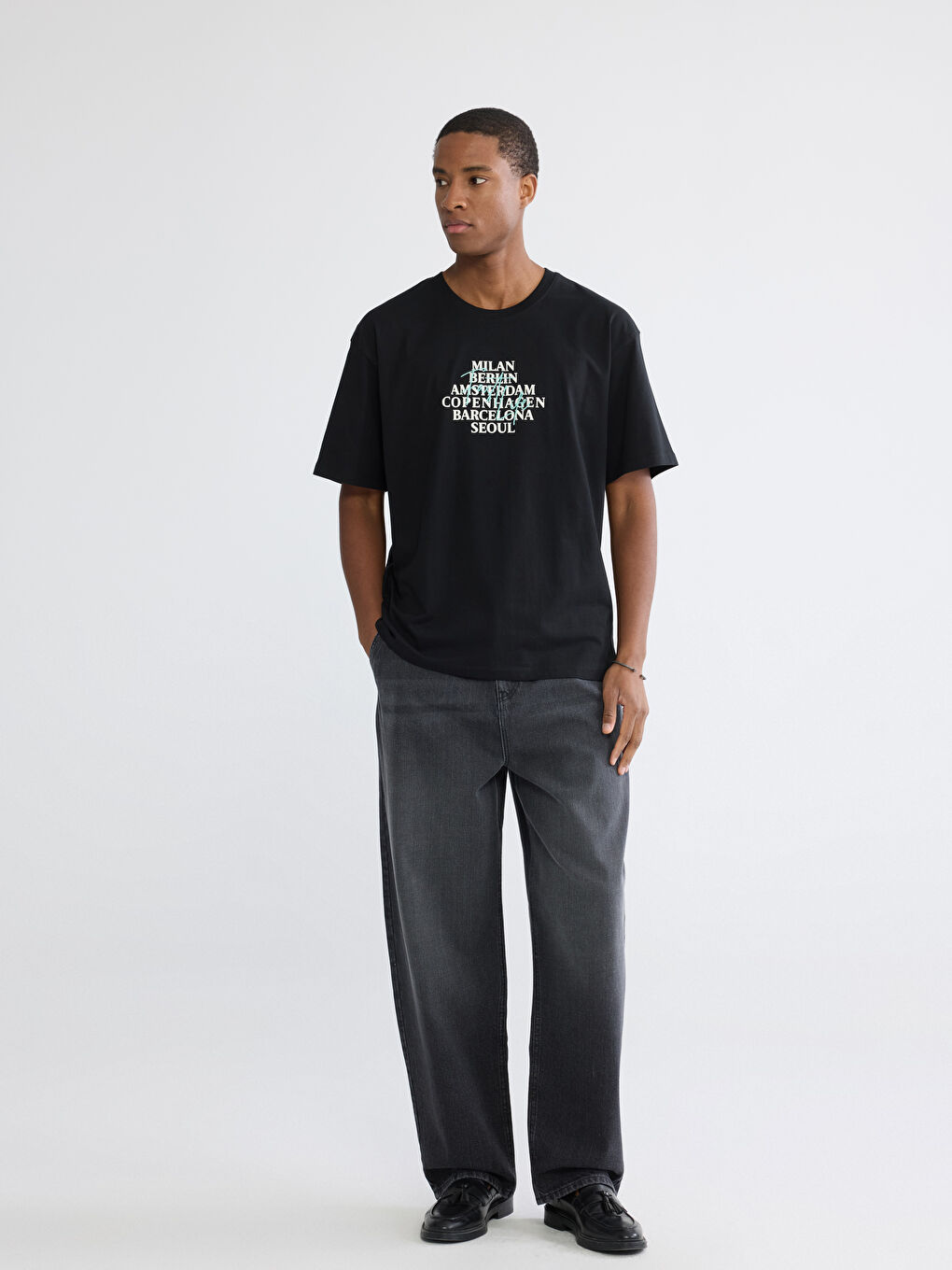 Siyah Bisiklet Yaka Baskılı Penye Erkek Tişört-1