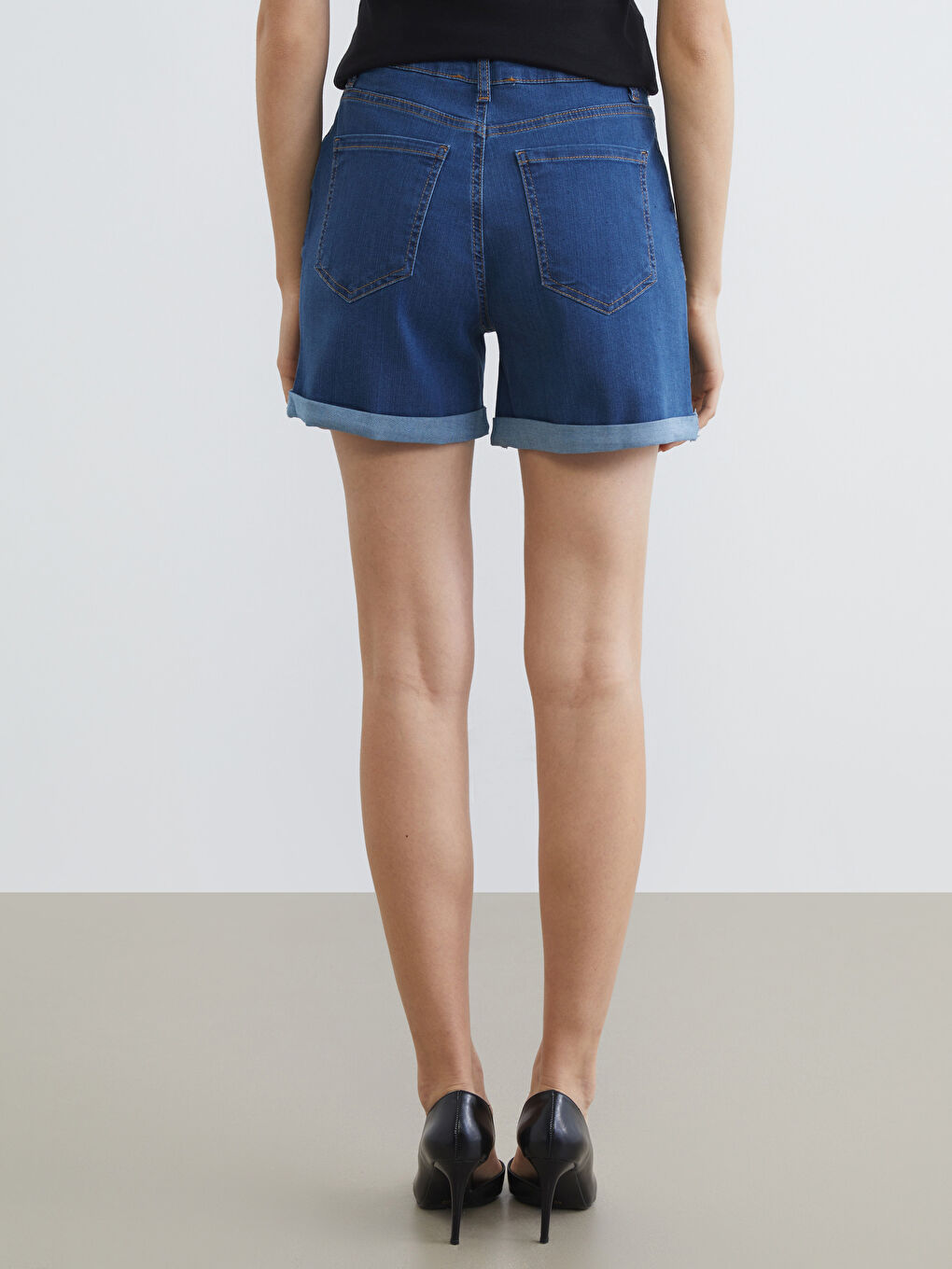 İndigo Mom Fit Kadın Jean Şort-3
