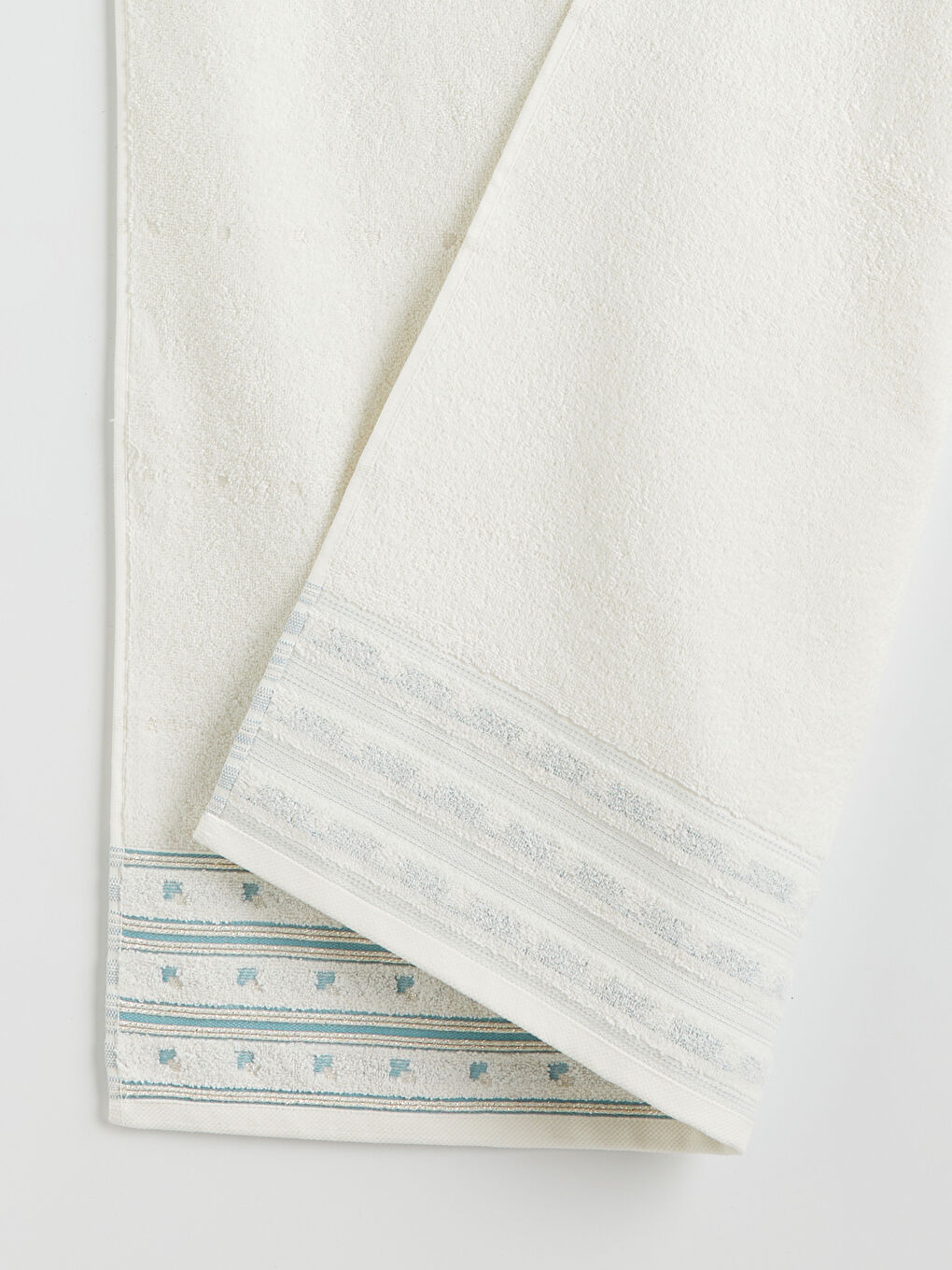 Embroidered Cotton Bath Towel 70x140 cm-2