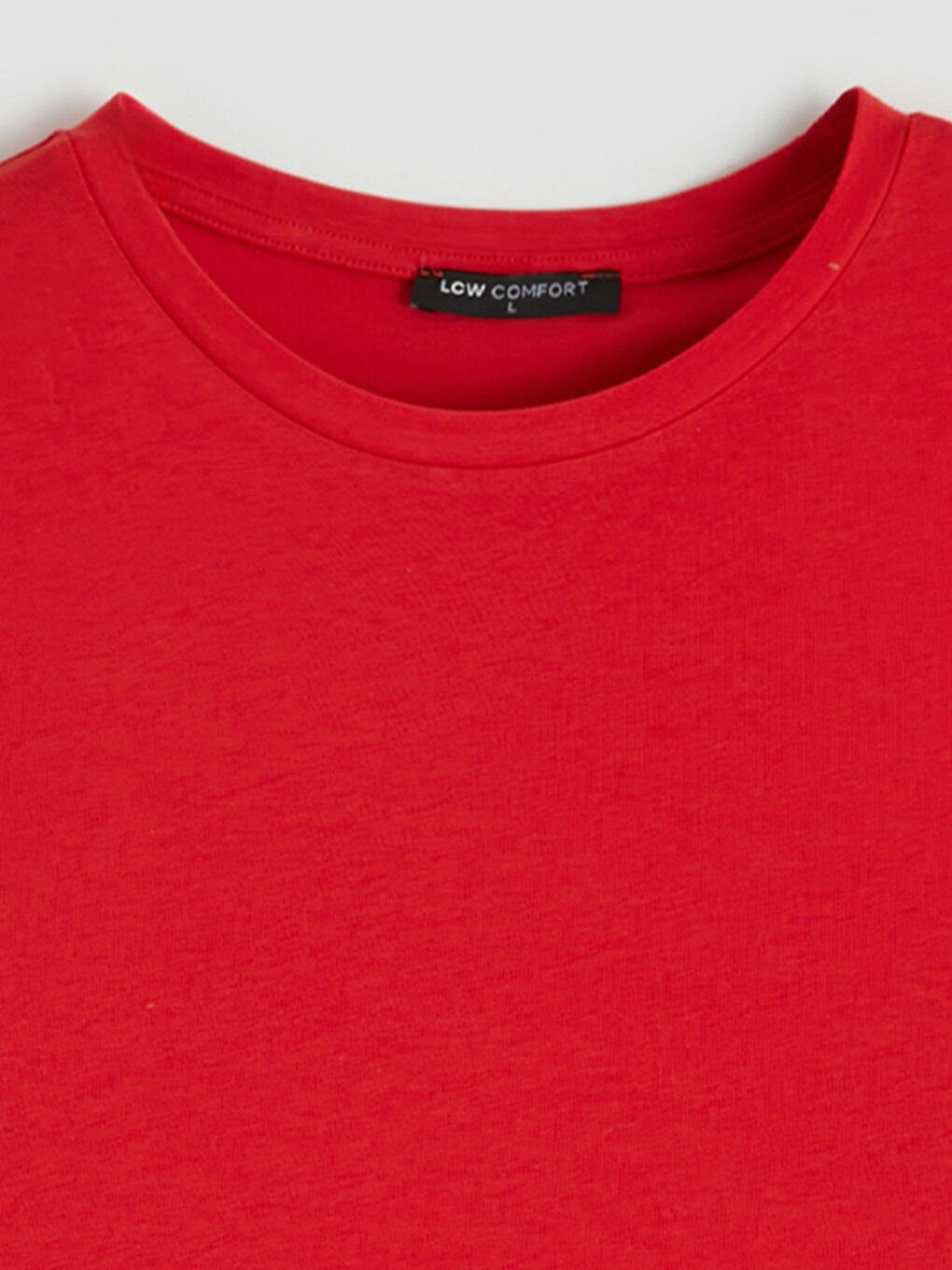 Платье с круглым вырезом и многослойным дизайном-2