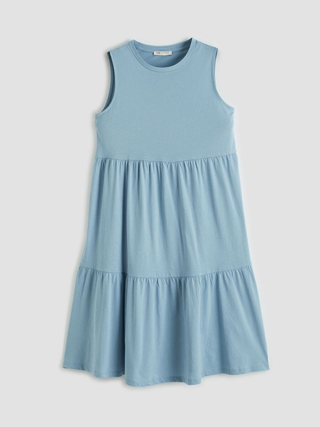 Платье с круглым вырезом и многослойным дизайном-1