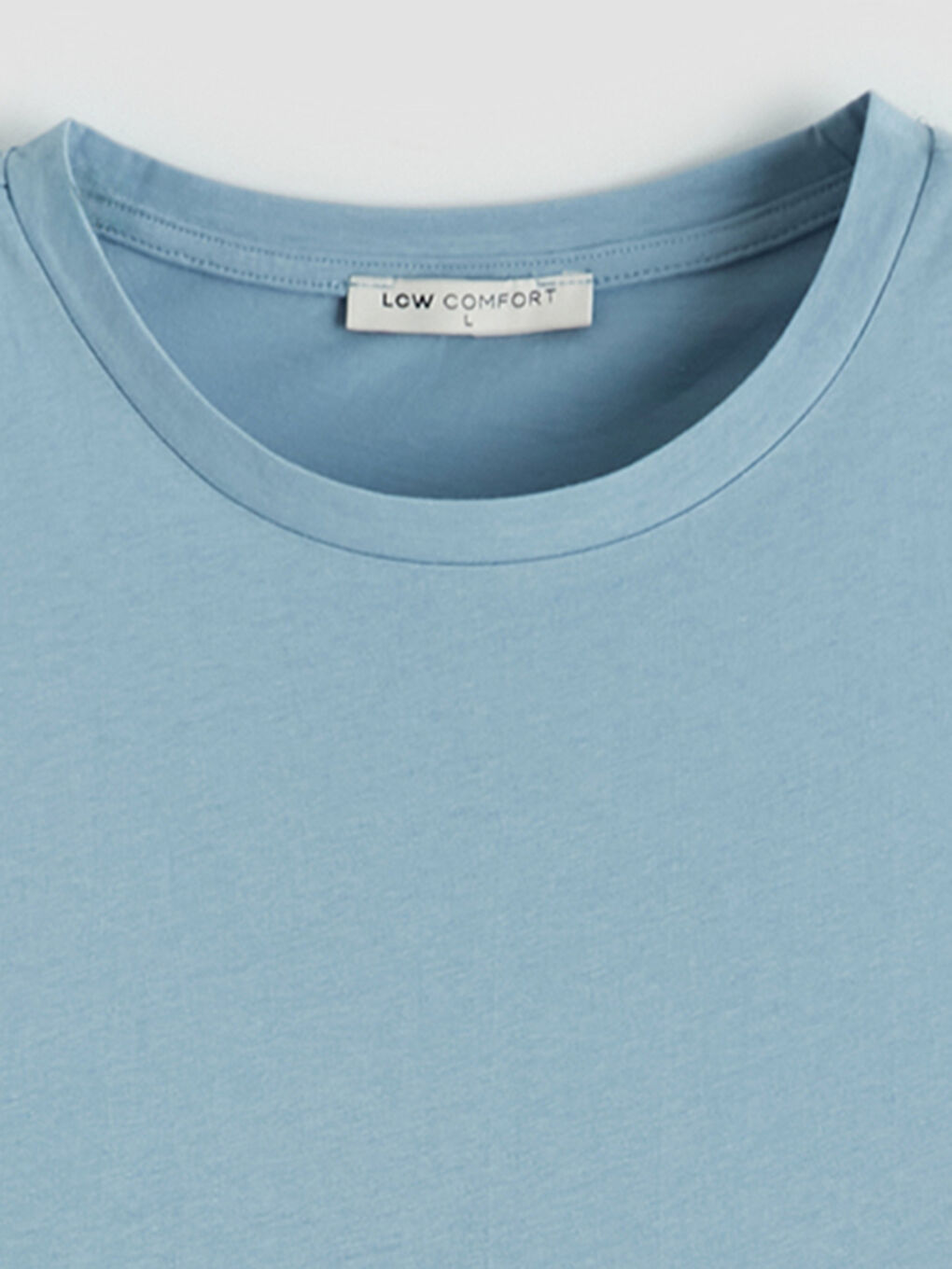 Платье с круглым вырезом и многослойным дизайном-3