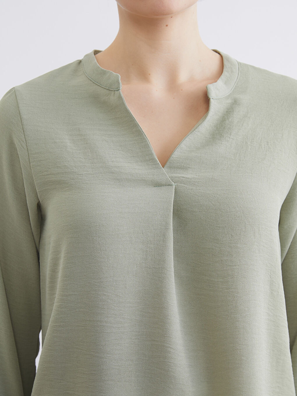 Kaçık Yaka Dokulu Bluz-2