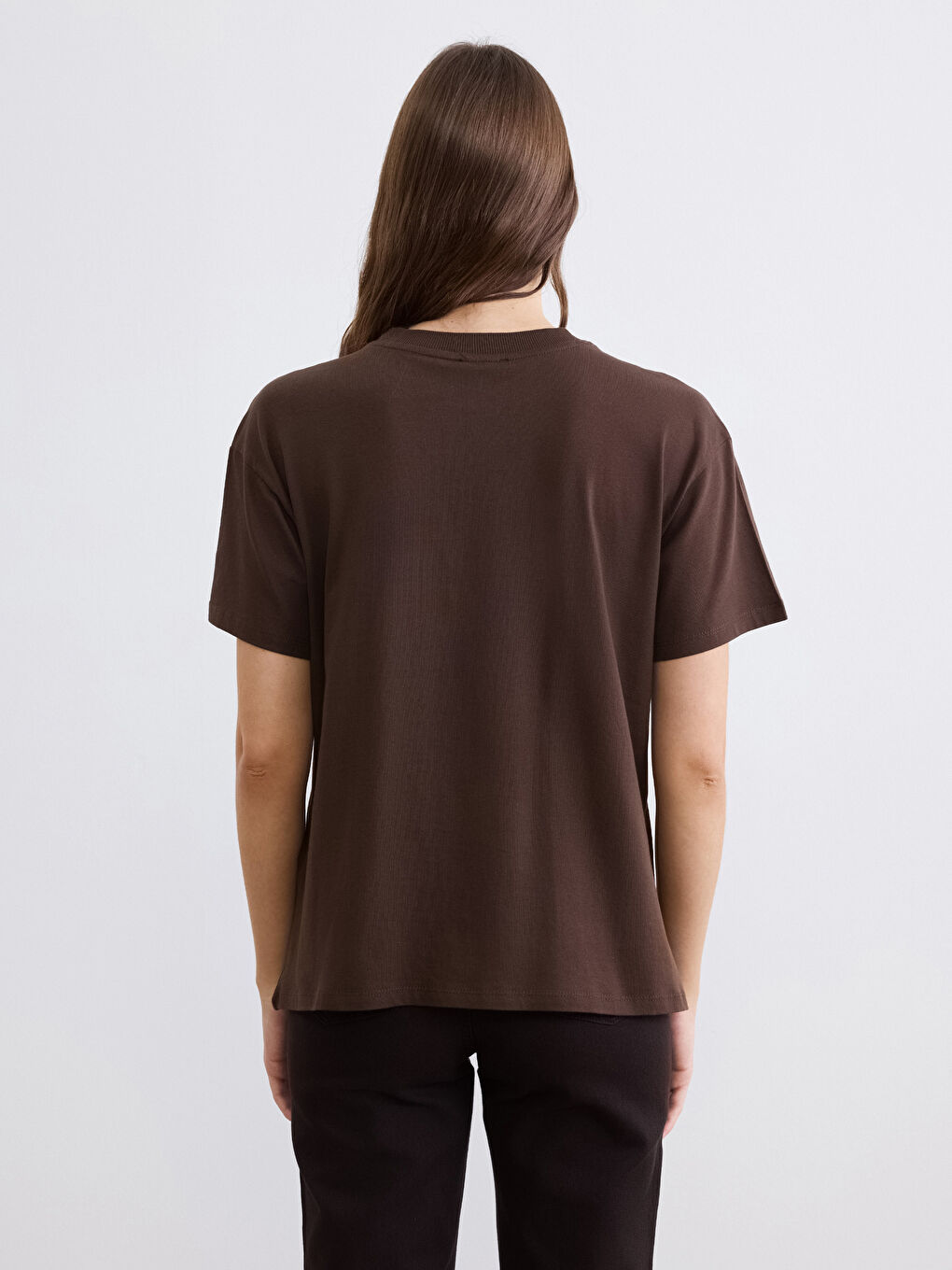 Kahverengi Bisiklet Yaka Baskılı Kadın Tişört-3