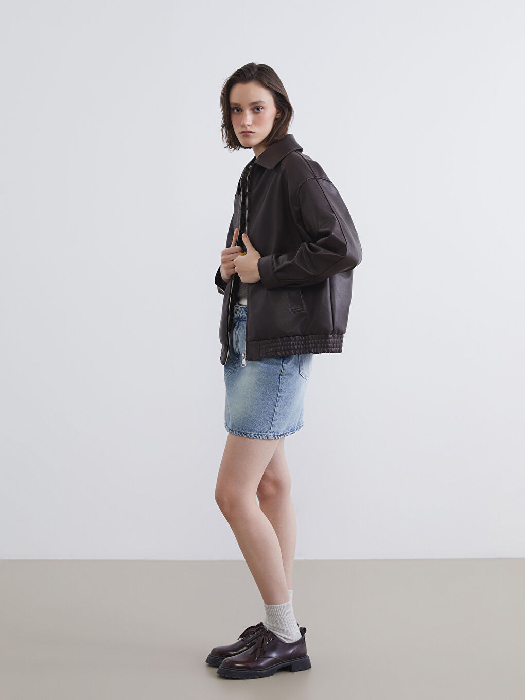 Kahverengi Gömlek Yaka Oversize Kadın Deri Görünümlü Ceket-1