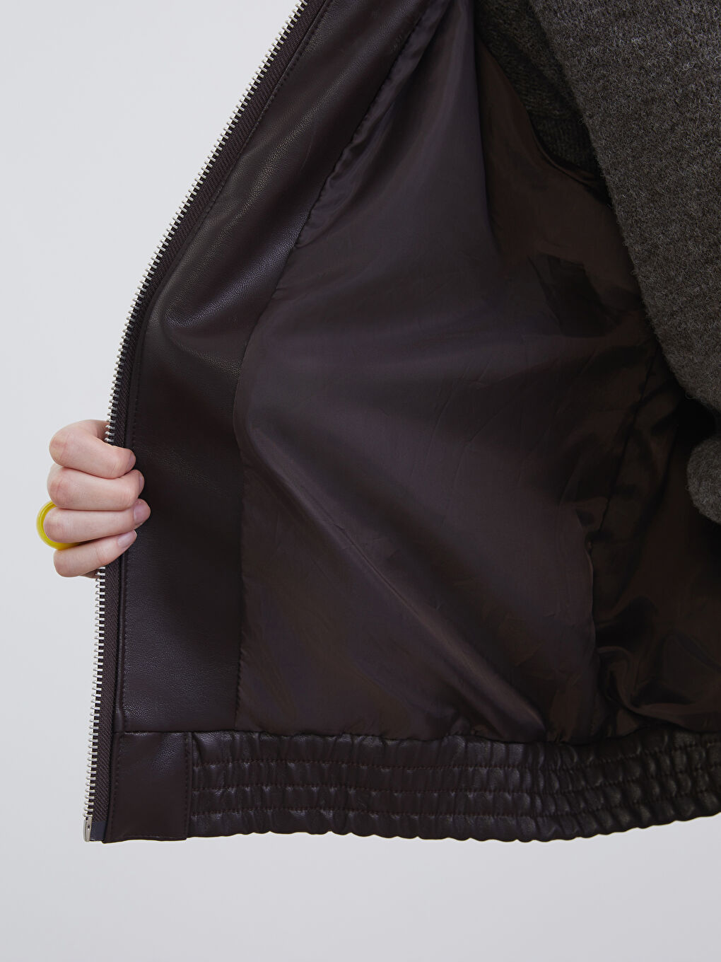 Kahverengi Gömlek Yaka Oversize Kadın Deri Görünümlü Ceket-3