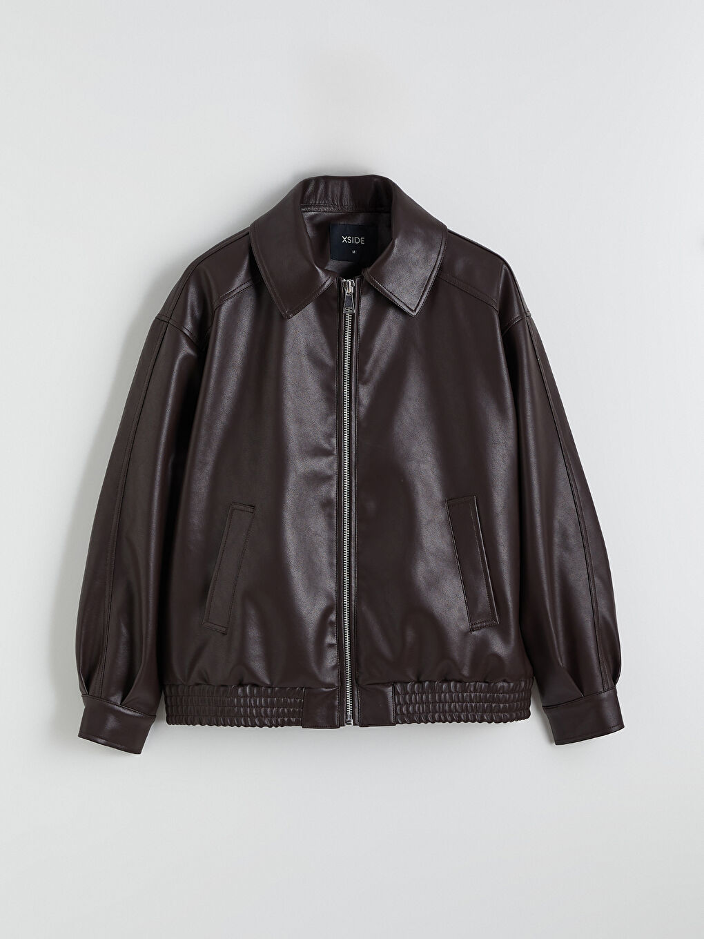 چاکەتی چەرمی ناسروشتی ئۆڤەرسایز بۆ ژنان بە یه‌خه‌ی كراس-5