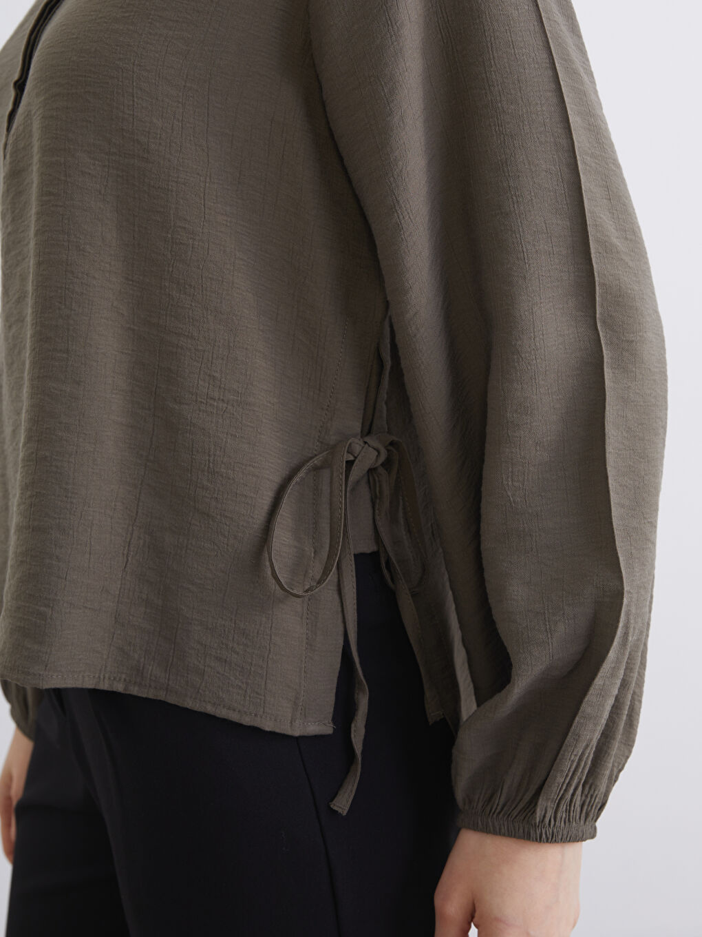 Haki Bisiklet Yaka Dokulu Bluz-2