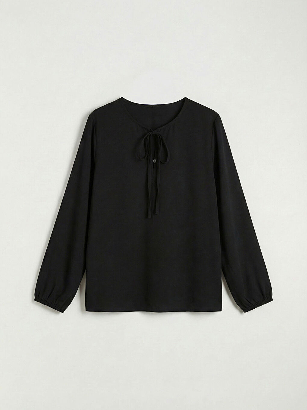 Siyah Bağlamalı Yaka Bluz