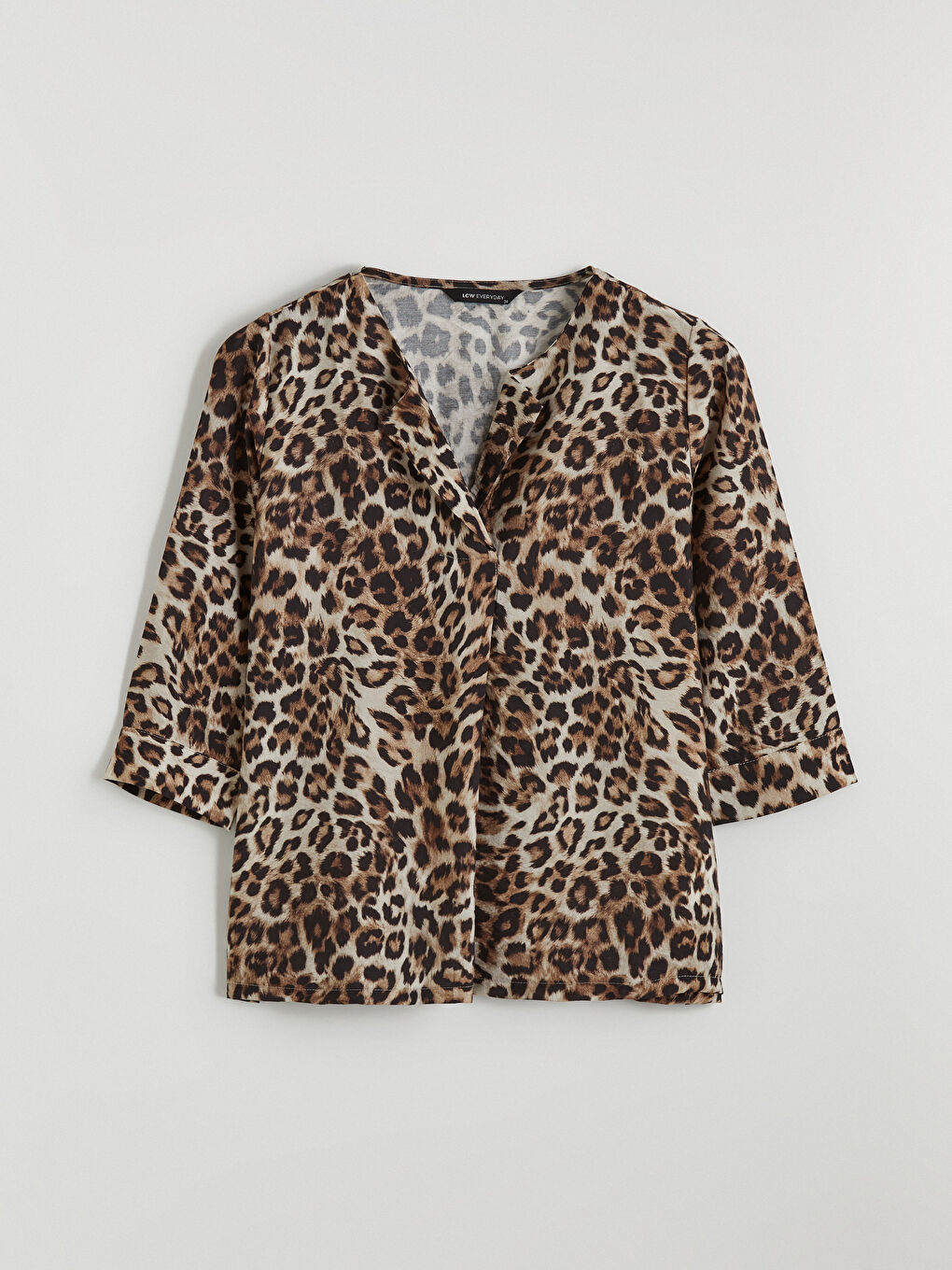 Bej Kaçık Yaka Leopar Desenli Bluz