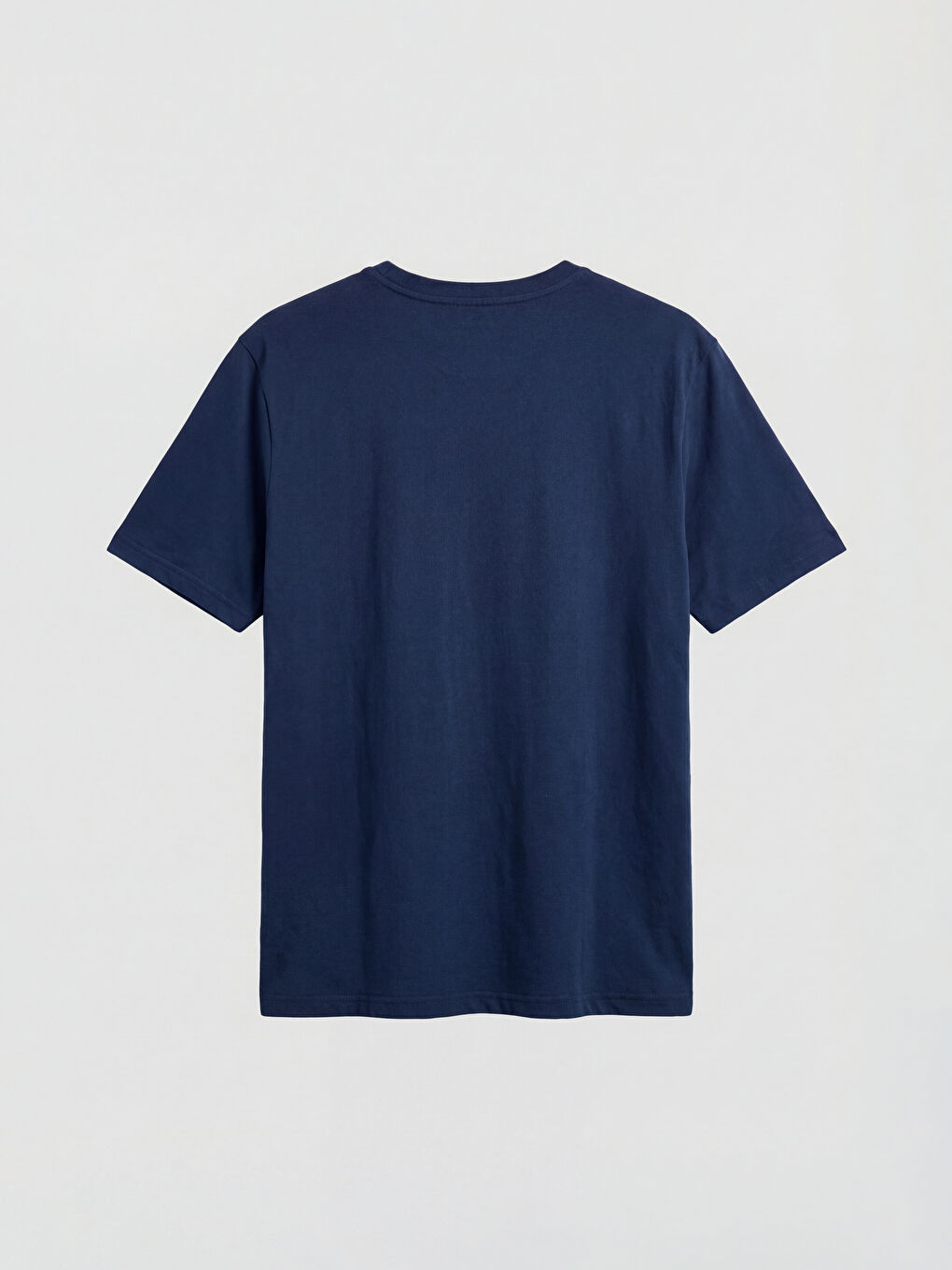 تيشيرت رجالي مطرز بياقة مستديرة-4