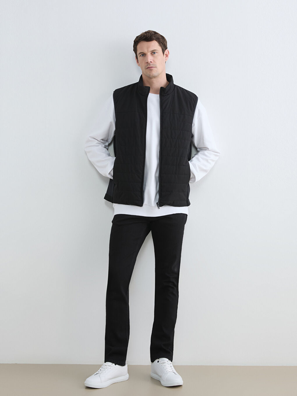 Siyah Dik Yaka Kapitoneli Erkek Şişme Yelek