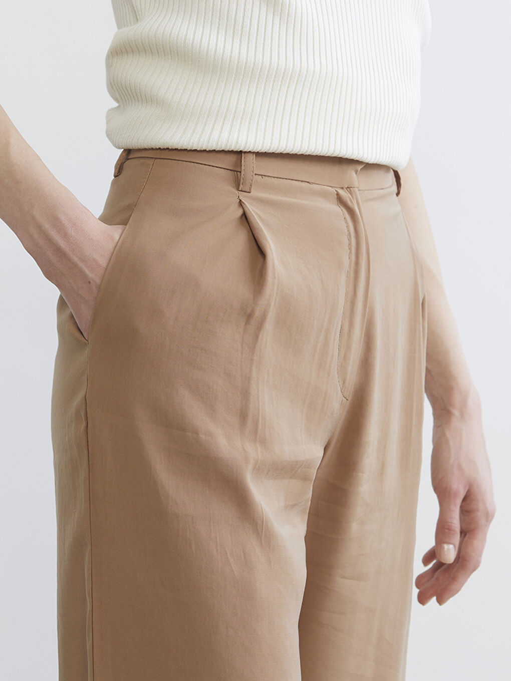 Kahverengi Geniş Paça Kadın Pileli Pantolon-2