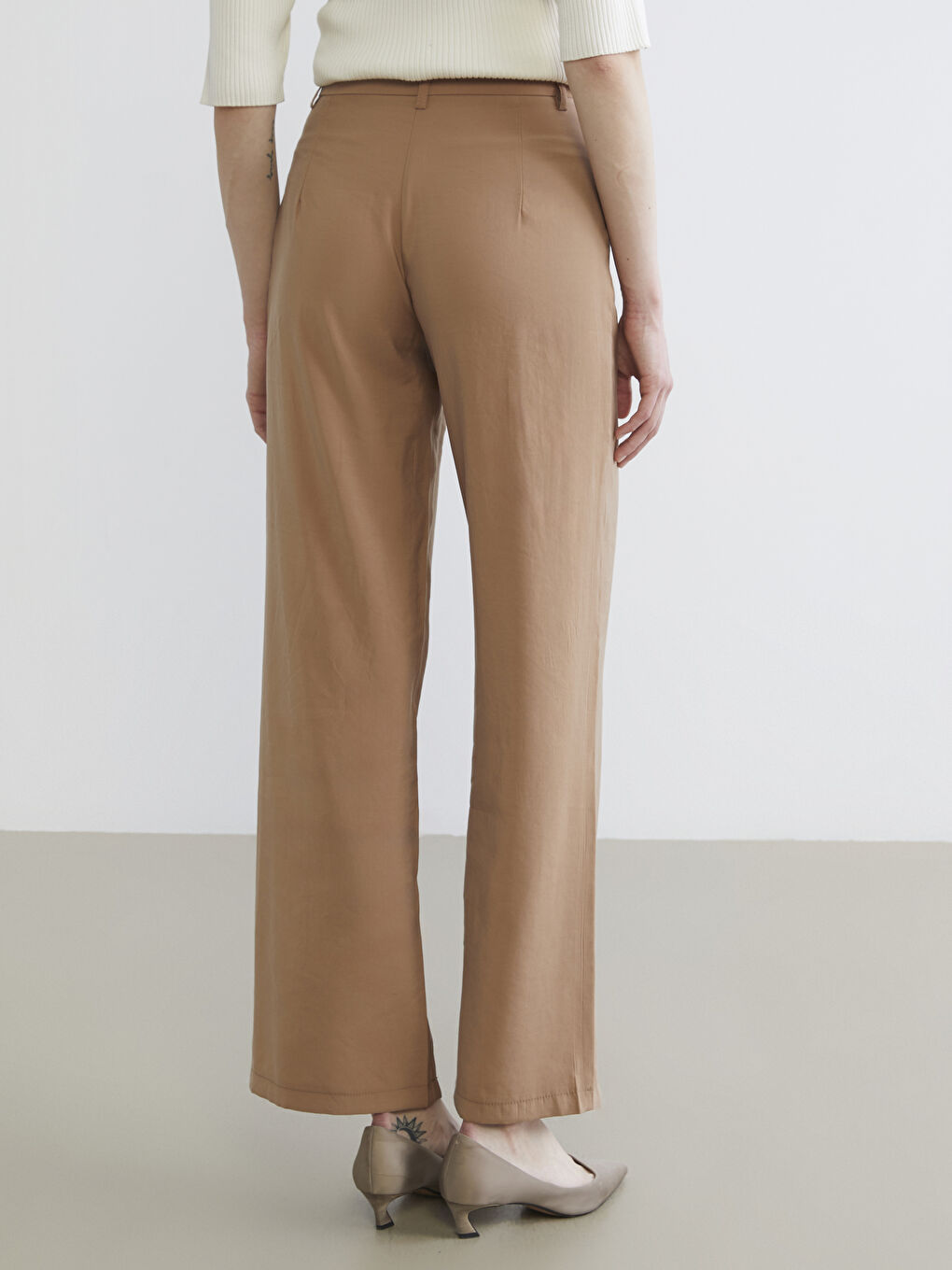 Kahverengi Geniş Paça Kadın Pileli Pantolon-3