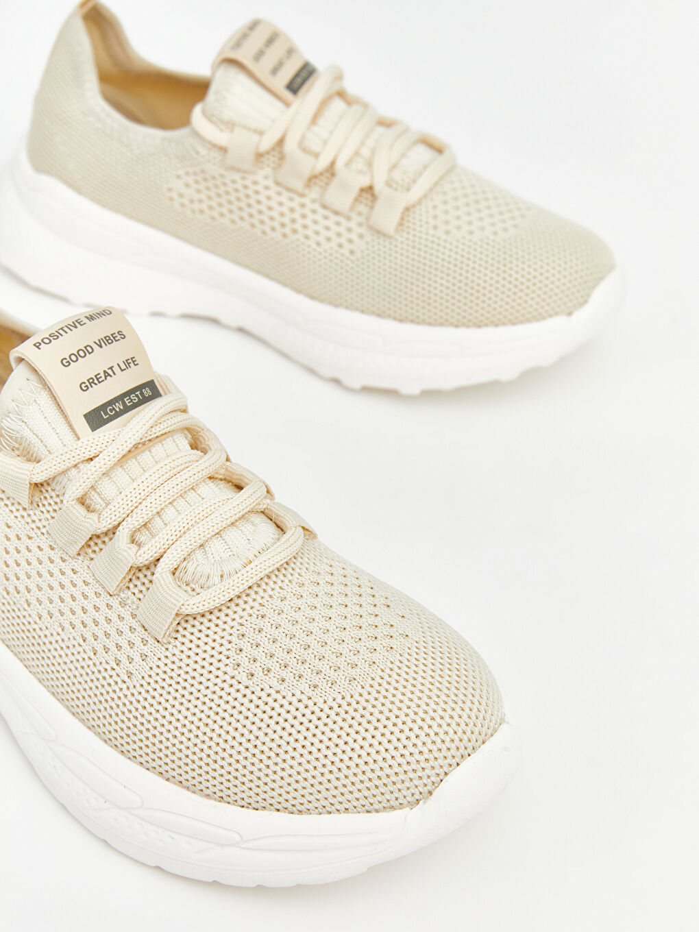 أحذية رياضية-2