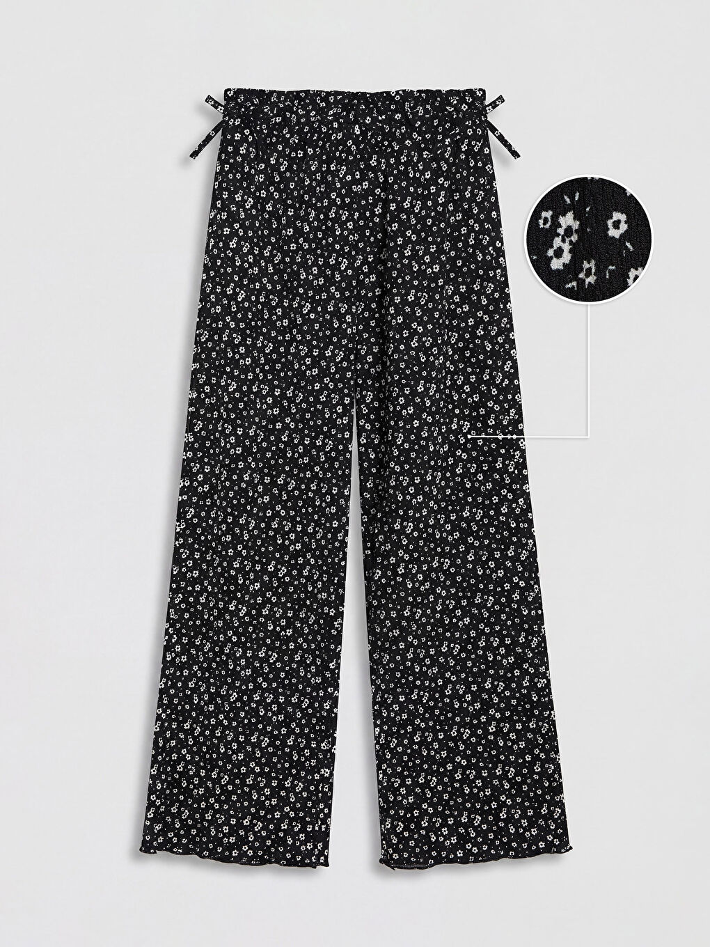 Siyah Çiçek Baskılı Geniş Paça Kız Çocuk Pantolon