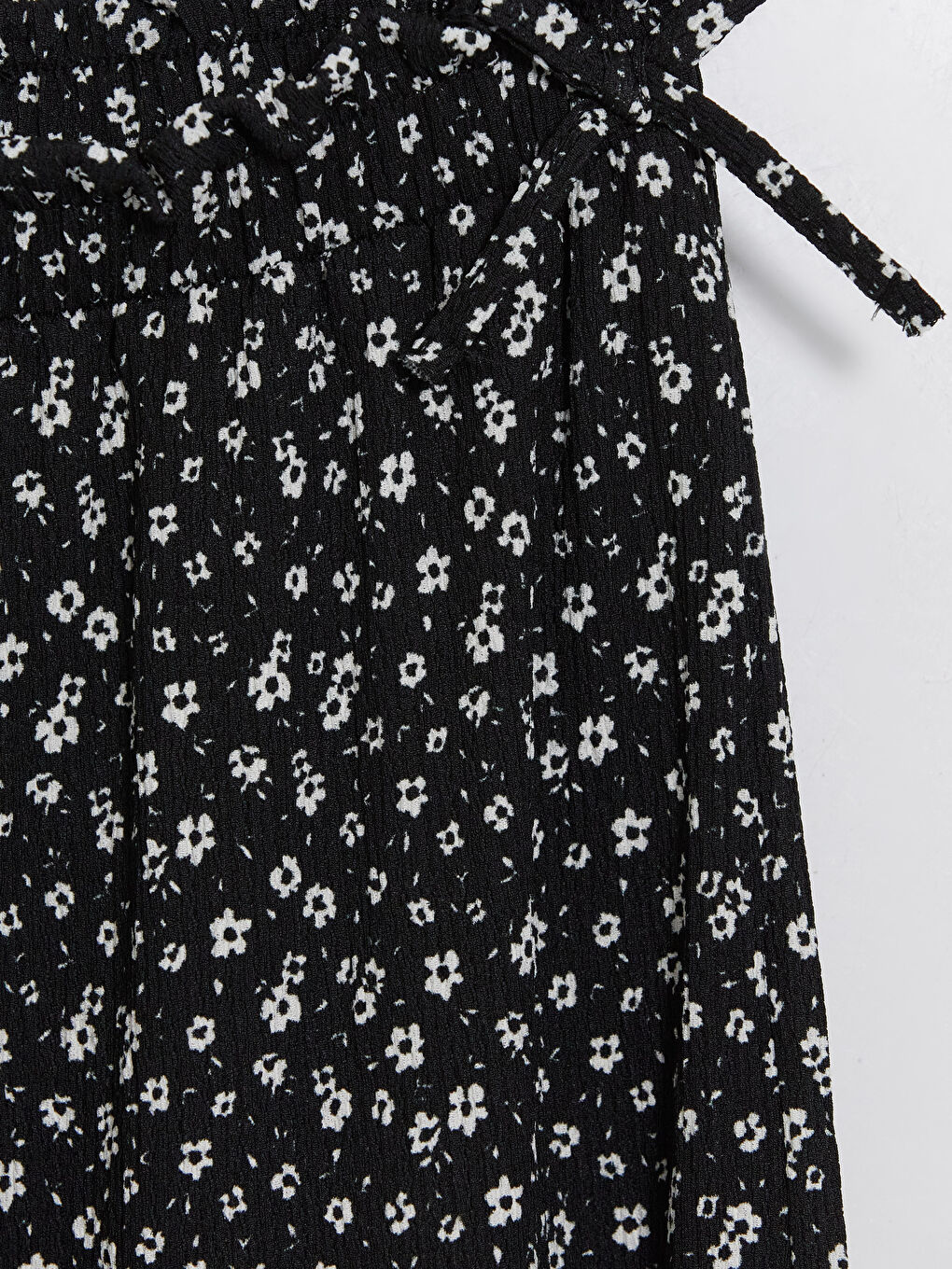 Siyah Çiçek Baskılı Geniş Paça Kız Çocuk Pantolon-2