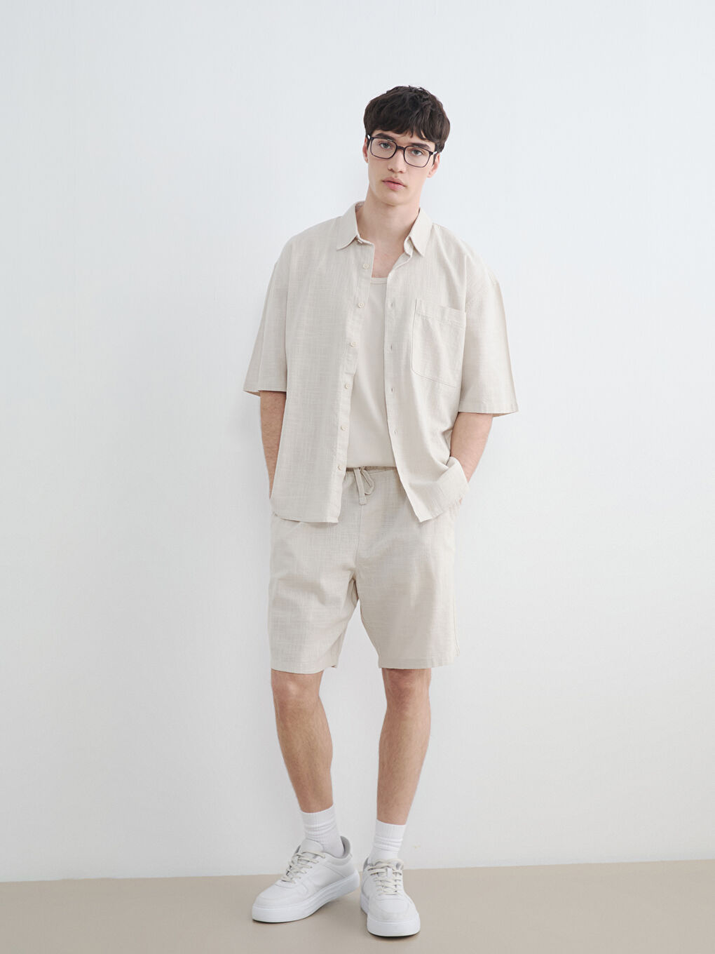 Bej Standart Kalıp Keten Görünümlü Erkek Şort