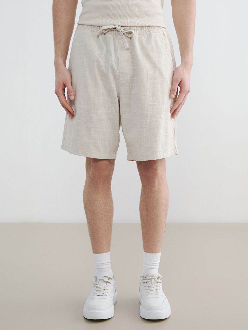 Bej Standart Kalıp Keten Görünümlü Erkek Şort-1