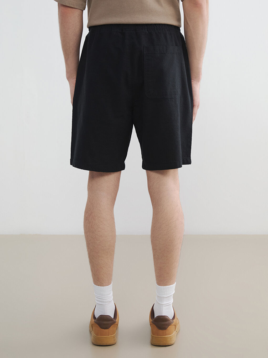 Siyah Standart Kalıp Keten Görünümlü Erkek Şort-3