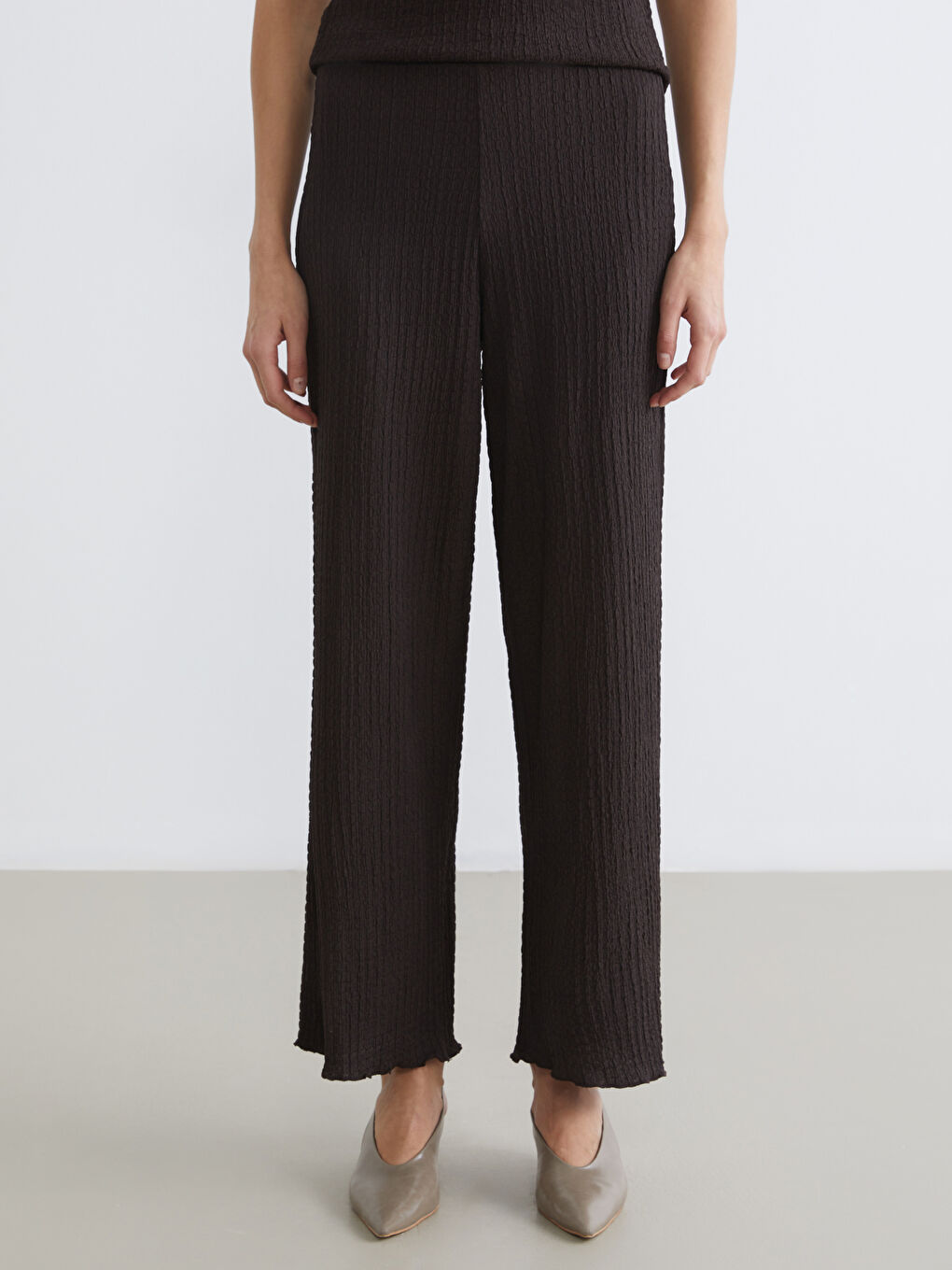 Kahverengi Beli Lastikli Dokulu Geniş Paça Kadın Pantolon-1