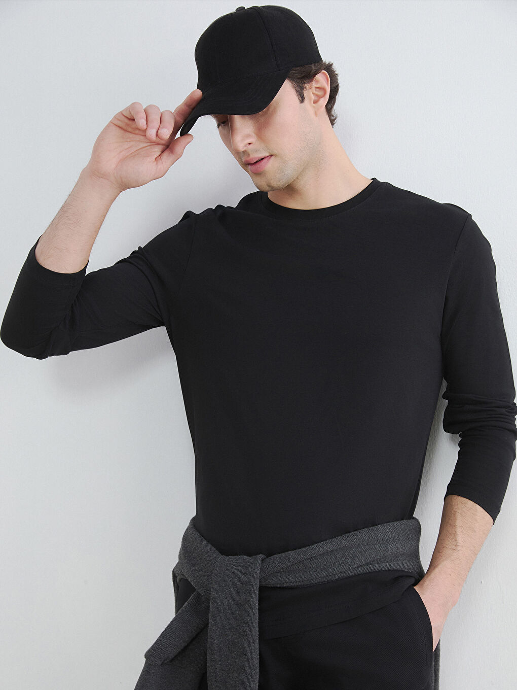 Siyah Bisiklet Yaka Uzun Kollu Erkek Tişört