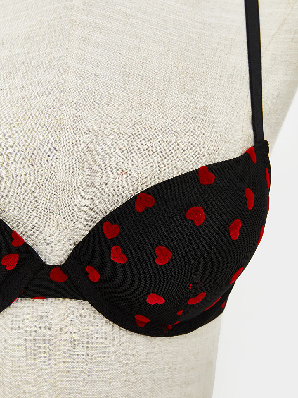 Siyah Balenli Dolgusuz Kalp Nakışlı Tişört Sütyen-2