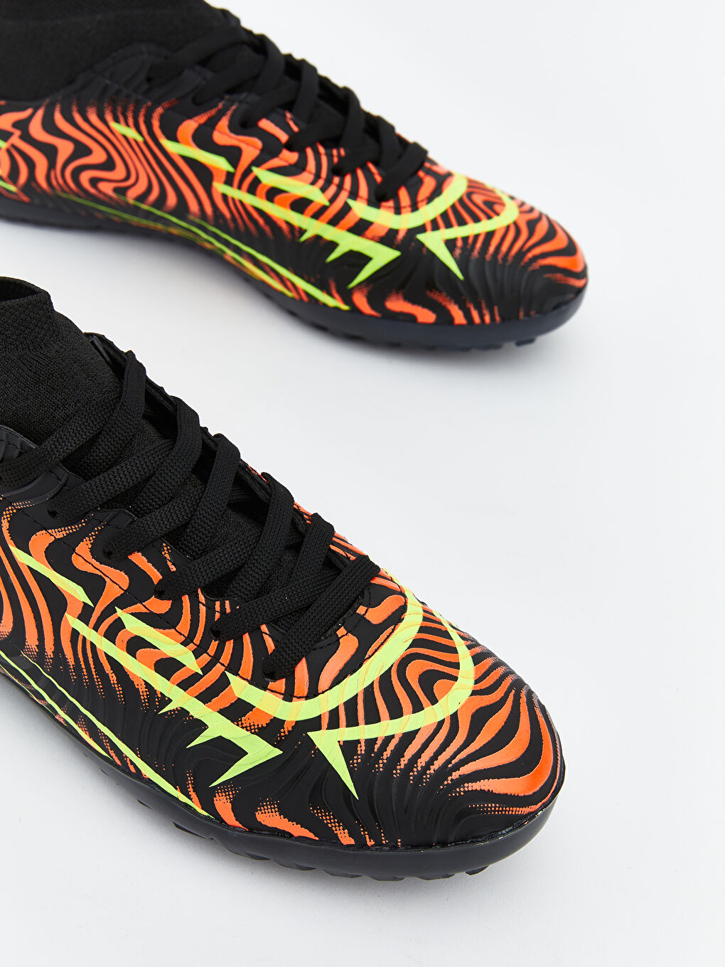 Laced Boys' Soccer Shoes-2