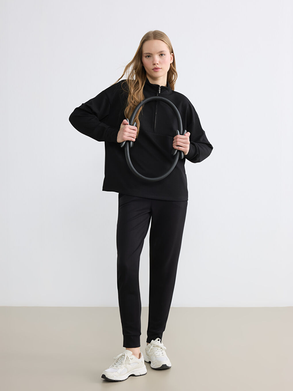 Women's Jogger Sweatpants with Elastic Waistband