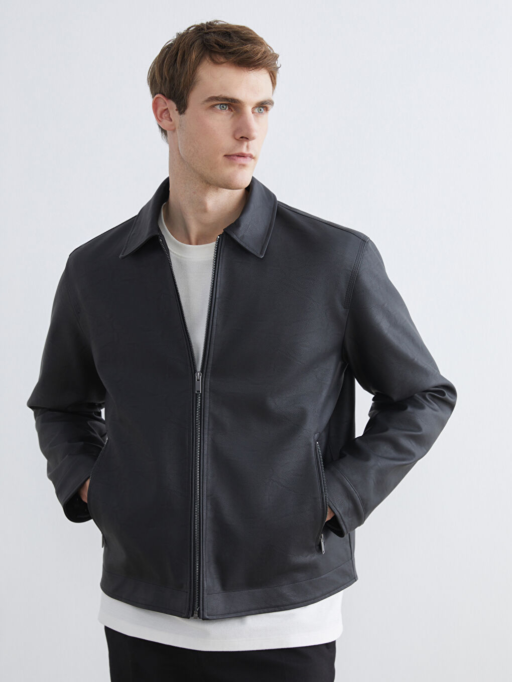 Siyah Standart Kalıp Erkek Deri Görünümlü Mont