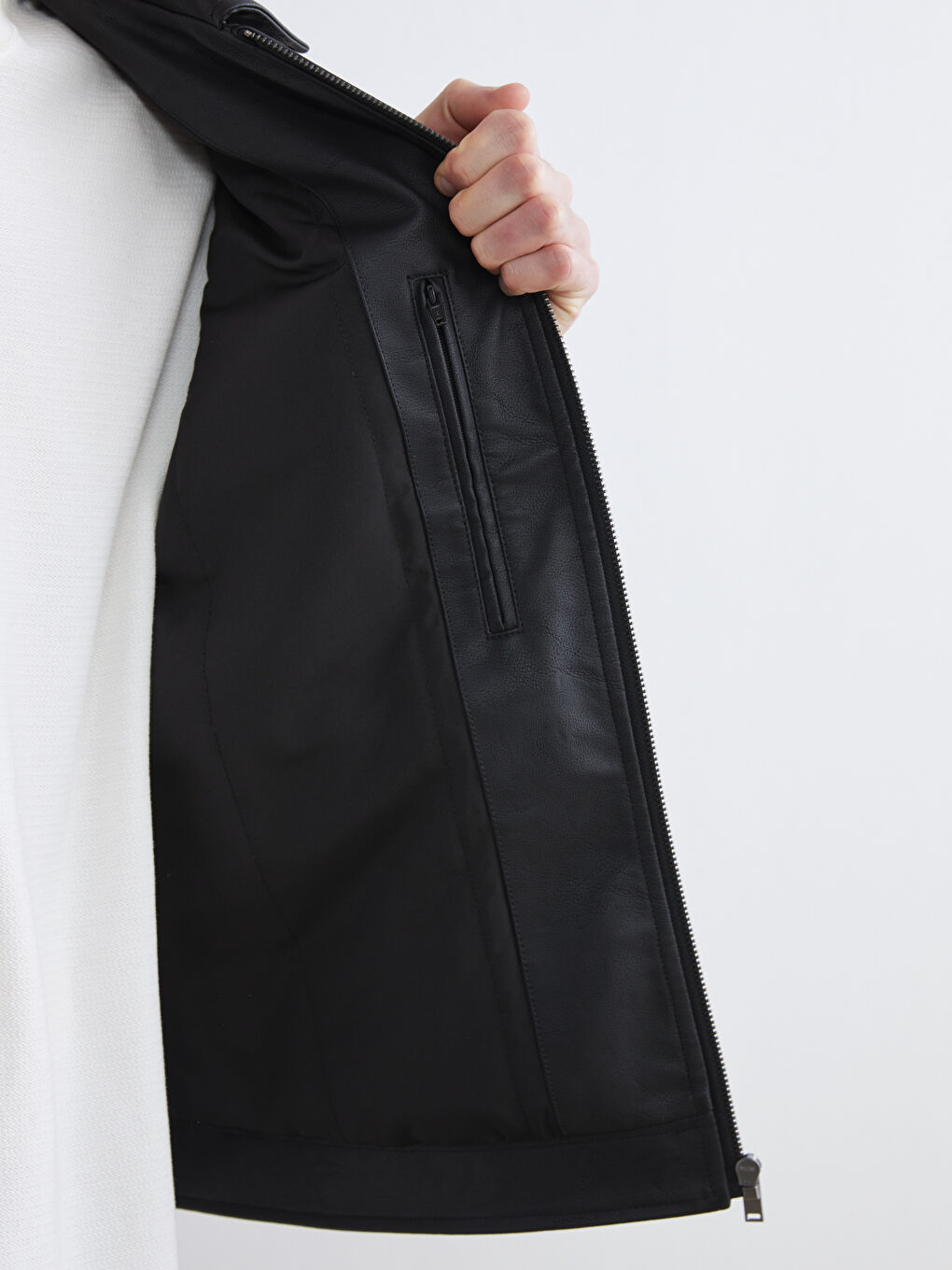 Siyah Standart Kalıp Erkek Deri Görünümlü Mont-3