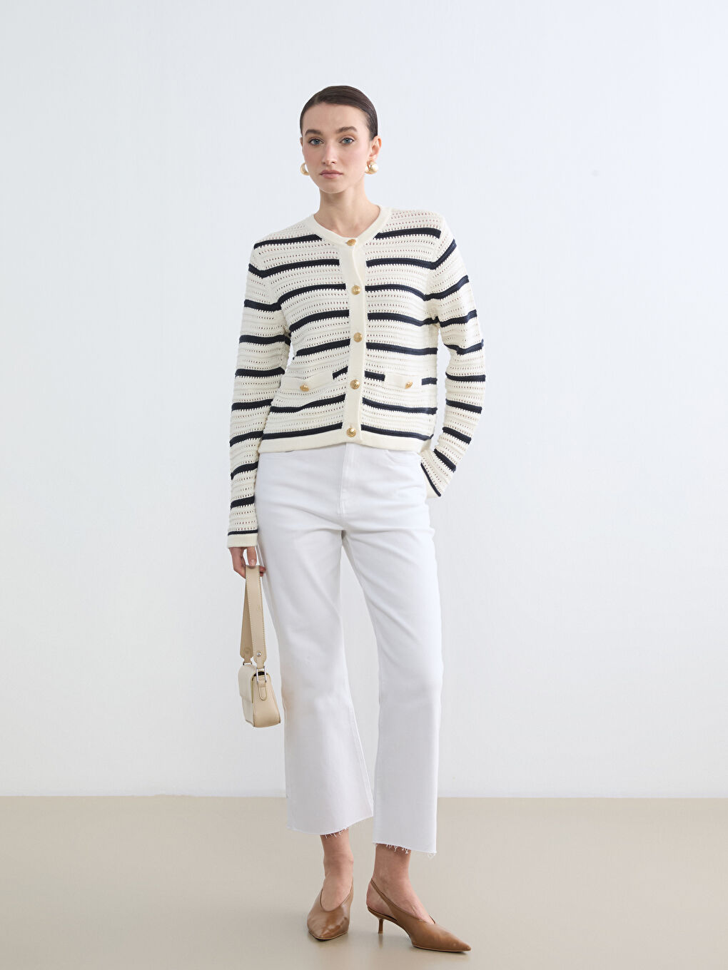 Женский трикотажный кардиган с круглым вырезом-1