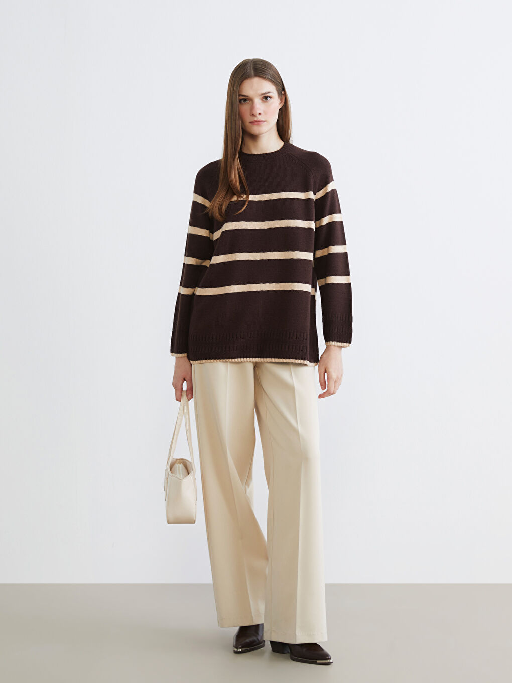 سترة تريكو مخططة بكول مدور نساء-1